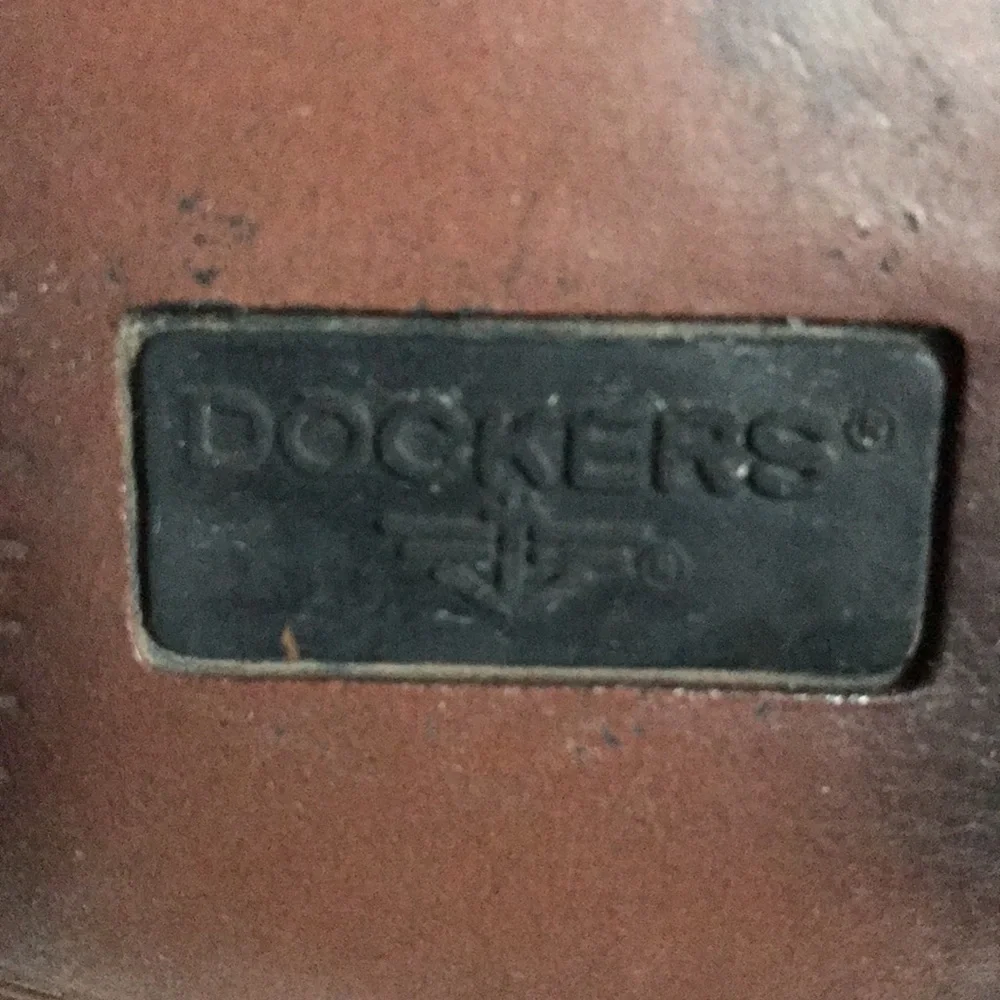 DOCKERS Men’s Brown Leather w/Derby Style Open Lacing System Dress Shoes—Sz 9.5M